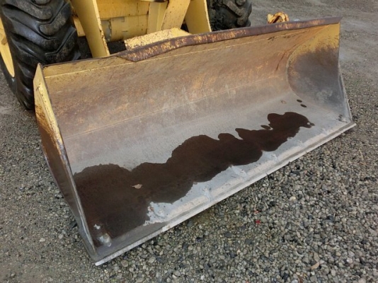 รถตักล้อยาง  510-14981  กรองเดี่ยว  สภาพสวย เดิมจากญี่ปุ่น ถึงไทยแล้ว รถจอดอยู่ที่ C.S. Motor หลักสี่  โทร.081-373-0559