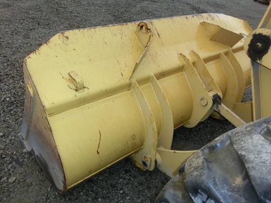 รถตักล้อยาง  510-14981  กรองเดี่ยว  สภาพสวย เดิมจากญี่ปุ่น ถึงไทยแล้ว รถจอดอยู่ที่ C.S. Motor หลักสี่  โทร.081-373-0559