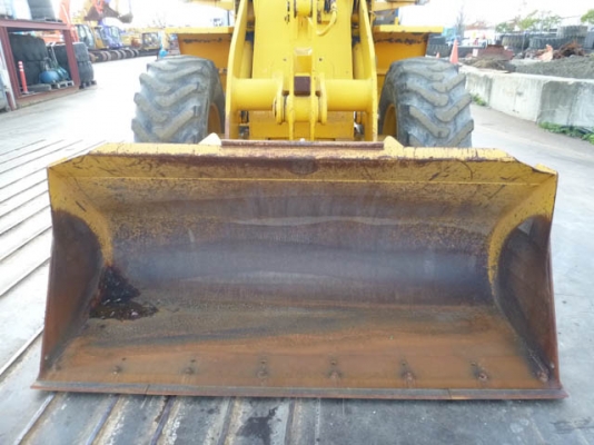 รถตักล้อยาง  WA150-1-30577  มีตู้เก๋ง  สภาพสวย ชั่วโมงใช้งานน้อย  เข้าไทยแล้ว  รถจอดอยู่ที่ C.S. Motor หลักสี่  โทร.081-373-0559