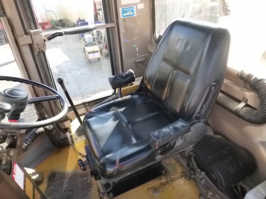 รถตักล้อยาง  WA150-1-30577  มีตู้เก๋ง  สภาพสวย ชั่วโมงใช้งานน้อย  เข้าไทยแล้ว  รถจอดอยู่ที่ C.S. Motor หลักสี่  โทร.081-373-0559