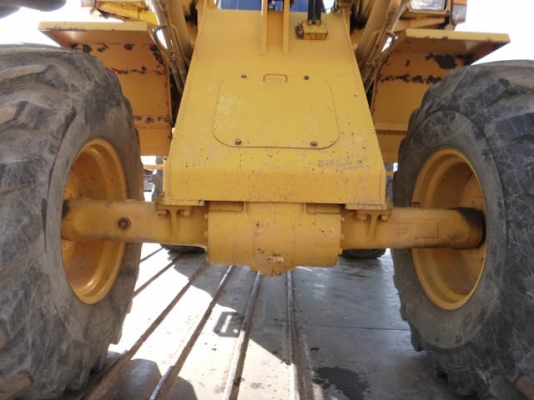 รถตักล้อยาง  WA150-1-30577  มีตู้เก๋ง  สภาพสวย ชั่วโมงใช้งานน้อย  เข้าไทยแล้ว  รถจอดอยู่ที่ C.S. Motor หลักสี่  โทร.081-373-0559