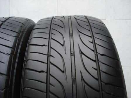 .ขายยาง1คู่  dunlop LM 703  225-55-17 ปี 11