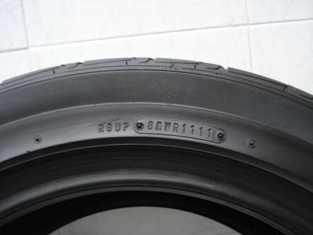 .ขายยาง1คู่  dunlop LM 703  225-55-17 ปี 11