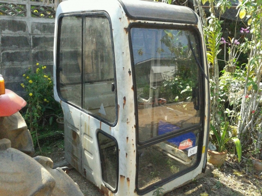 ขายรถขุด komatsu PC30-7E เก่านอกไม่เคยใช้งานในไทย  ตู้เก๋งเพิ่ม 40,000