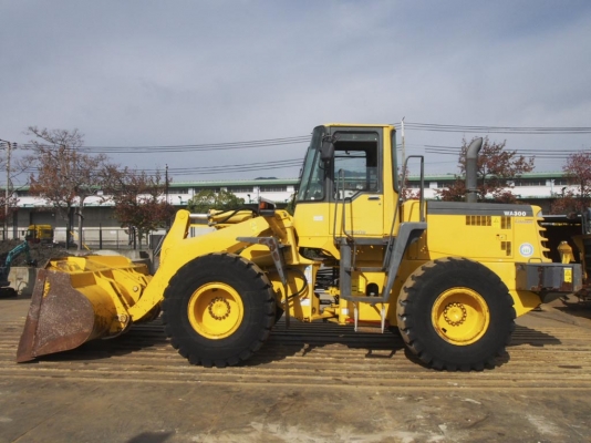 รถตักล้อยาง  WA300-3E-53174  สภาพสวยพร้อมใช้งาน  ภาพเดิม ๆ จากญี่ปุ่น  กำลังเดินทางเข้าไทย  โทร.081-373-0559