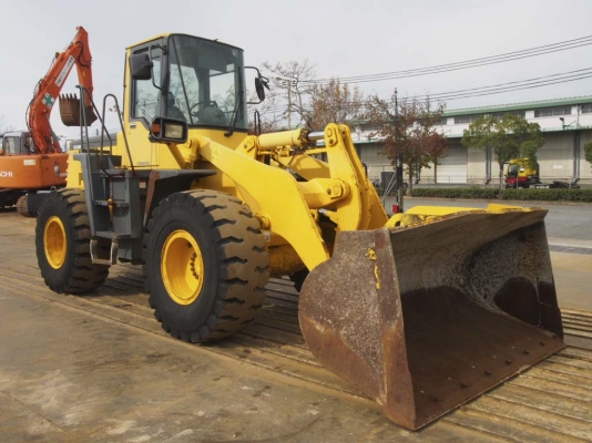 รถตักล้อยาง  WA300-3E-53174  สภาพสวยพร้อมใช้งาน  ภาพเดิม ๆ จากญี่ปุ่น  กำลังเดินทางเข้าไทย  โทร.081-373-0559