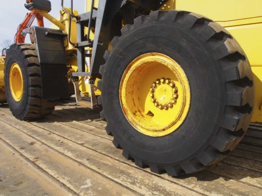 รถตักล้อยาง  WA300-3E-53174  สภาพสวยพร้อมใช้งาน  ภาพเดิม ๆ จากญี่ปุ่น  กำลังเดินทางเข้าไทย  โทร.081-373-0559