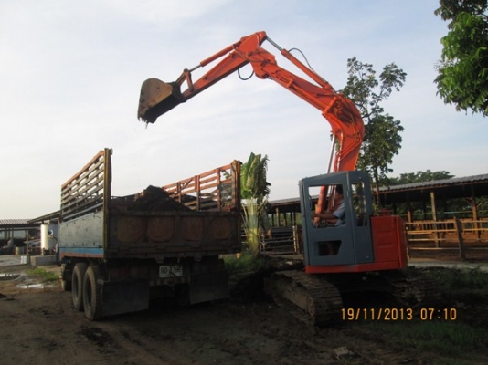 ด่วน ! ขายถูก  รถแบคโฮ