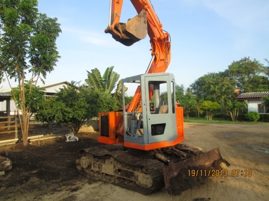 ด่วน ! ขายถูก  รถแบคโฮ