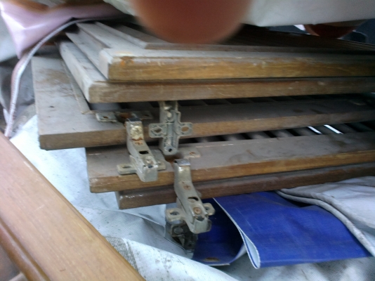 บานช่องลมไม้ส้ก