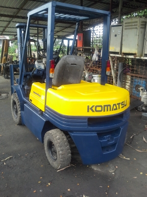 ขายรถยกโฟล์คลิฟท์ ยี่ห้อKOMATSU รุ่น11 น้ำหนัก2.5ตัน เสาสูง3เมตร ขายรถยกโฟล์คลิฟท์ ยี่ห้อKOMATSU รุ่น11 น้ำหนัก2.5ตัน เสาสูง3เมตร