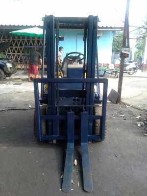ขายรถยกโฟล์คลิฟท์ ยี่ห้อKOMATSU รุ่น11 น้ำหนัก2.5ตัน เสาสูง3เมตร ขายรถยกโฟล์คลิฟท์ ยี่ห้อKOMATSU รุ่น11 น้ำหนัก2.5ตัน เสาสูง3เมตร