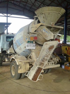 ขายรถหกล้อโม่ปูน Isuzu SR 175 แรง รถนอก แชสซีใหญ่ ยาง 9.00 โม่ 3.5 คิว ขายรถหกล้อโม่ปูน Isuzu SR 175 แรง รถนอก แชสซีใหญ่ ยาง 9.00 โม่ 3.5 คิว