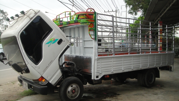 ISUZU NPR หัวการ์ตูน เครื่อง4HF1(135แรง) รถสีเดิมๆสวยจัด