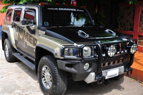 Hummer H3 3,700cc. Niche Cars Y2011.