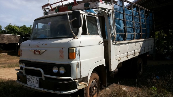 **280,000 บ.ต่อรอง**ขาย6ล้อใช้งาน HINO KM310 วางเครื่องTOYOTA 1W 115HP(ตัวเดียวกับWO4D ลงเล่ม) เครื่องแน่นแรงดี ช่วงล่าง6น็อต หน้า-หลัง คัสซีดี ไม่ปะไม่ดาม กระบะยาว4.5ม.พื้นไม้คอกเหล็กสภาพดี ยางดี6เส้น หัวเดิมภายในดี คอนโซลโอเค พร้อมใช้ พร้อมลุยงาน เอกสาร