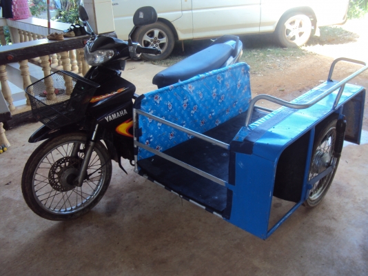 ขายรถมอไซด์ YAMAHA SparkZ พวกข้าง สภาพสวย-ดี ขายรถมอไซด์ YAMAHA SparkZ พวกข้าง สภาพสวย-ดี