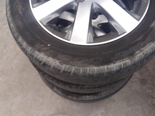 ขายแม๊ก HONDA พร้อมยาง ขอบ 15 ปี 2011