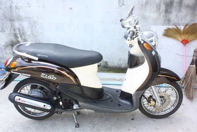 ขาย Yamaha Fino ปี 52 สีน้ำตาล ขาว เครื่องเดิม
