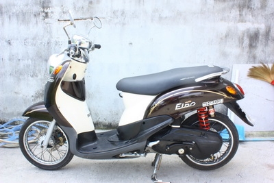 ขาย Yamaha Fino ปี 52 สีน้ำตาล ขาว เครื่องเดิม