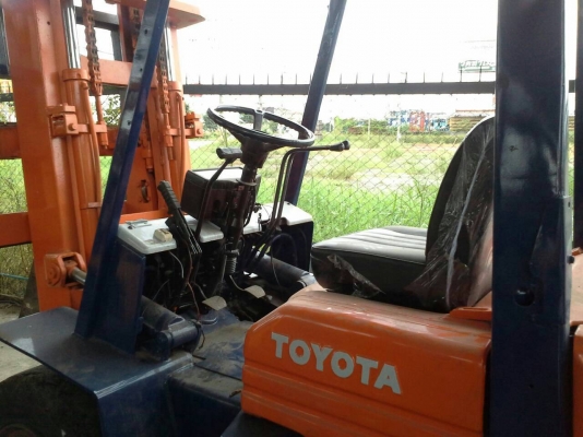รถยกโตโยต้ารุ่น 5 น้ำหนักยก 4.5 ตัน เสาสูง 3 เมตร เครื่องดีเซล เกียร์ออโต้ รถยกโตโยต้ารุ่น 5 น้ำหนักยก 4.5 ตัน เสาสูง 3 เมตร เครื่องดีเซล เกียร์ออโต้