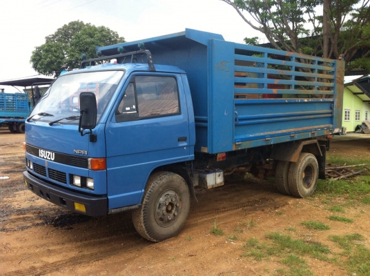 รถ 6 ล้อ npr รถหัางแท้