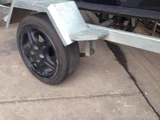 ขายเทลเลอร์ใส่เรือนั่งเจ็ทสกีพร้อมใช้ลากสบาย ขายเทลเลอร์ใส่เรือนั่งเจ็ทสกีพร้อมใช้ลากสบาย