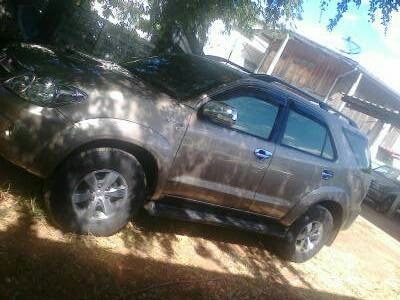 TOYOTA FORTUNER 3.0V AUTO โฟวีลปี49 วิ่งน้อย ยางโยโกใหม่ 4เส้น