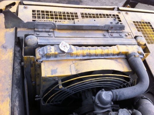 ขายรถแบคโฮ KOBELCO SK-220-T มีลายหัวกระแทก ช้วงล้างเต็ม ราคาถูกๆต่อรองได้