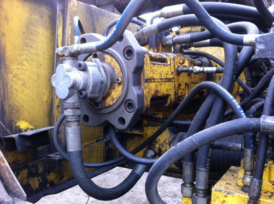 ขายรถแบคโฮ KOBELCO SK-220-T มีลายหัวกระแทก ช้วงล้างเต็ม ราคาถูกๆต่อรองได้