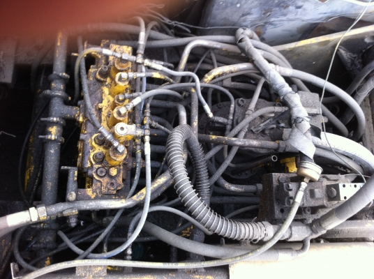 ขายรถแบคโฮ KOBELCO SK-220-T มีลายหัวกระแทก ช้วงล้างเต็ม ราคาถูกๆต่อรองได้