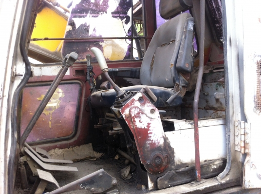 ขายรถแบคโฮ KOBELCO SK-220-T มีลายหัวกระแทก ช้วงล้างเต็ม ราคาถูกๆต่อรองได้