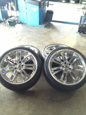 ขายแม็ก20นอกแท้ญี่ปุ่น kranze รุ่น glossa 5รู114 พร้อมยางปี2011ดอกเต็ม