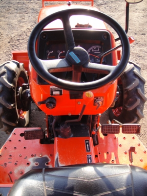 คูโบต้า L3408 4 WD 2 เพลา ใบมีดหน้าช้าง  ผาน 6x22 ทำงาน 1040  ชั่วโมง..