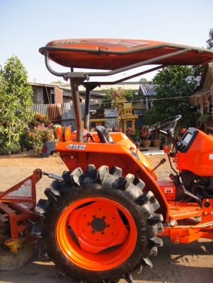 คูโบต้า L3408 4 WD 2 เพลา ใบมีดหน้าช้าง  ผาน 6x22 ทำงาน 1040  ชั่วโมง..