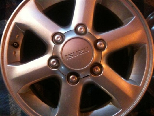 ขายครับ แม๊กเดิม อีซูซุ ขอบ16 ไร้ริ้วรอย จัดส่งทั่วประเทศ ขายครับ แม๊กเดิม อีซูซุ ขอบ16 ไร้ริ้วรอย จัดส่งทั่วประเทศ