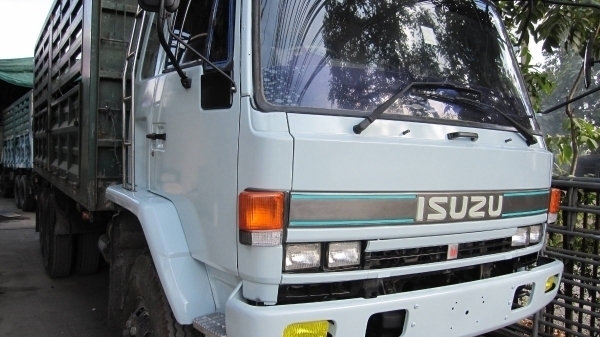 รายละเอียด ขายเหล็กแผงข้างรถสิบล้อ ของ PANUS สภาพดีถ้าจะทำกระบะใหม่ลองพิจารณาดูอันนี้ครับคุ้มๆ รายละเอียด ขายเหล็กแผงข้างรถสิบล้อ ของ PANUS สภาพดีถ้าจะทำกระบะใหม่ลองพิจารณาดูอันนี้ครับคุ้มๆ