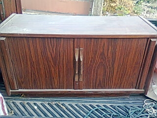 ขาย TV รุ้นเก่า มีประตู ราคา 2700