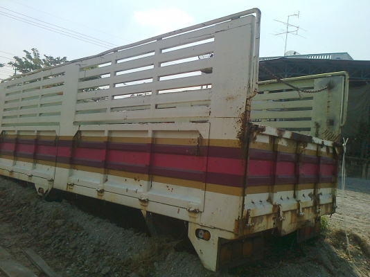 กระบะเหล็ก 10 ล้อ ไม่ดัมพ์ ยาว 6 เมตร ขายถูกๆๆ