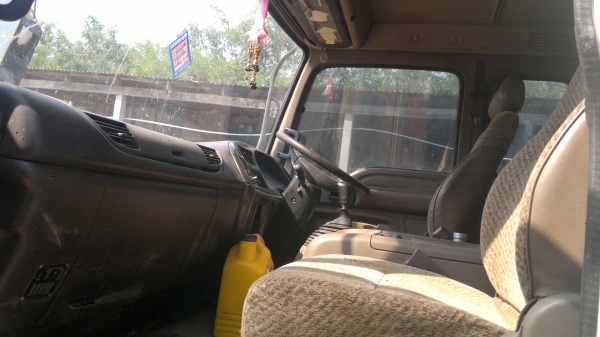 เดก้า 6 ล้อเครน  4 ตัน