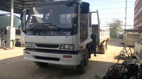 เดก้า 6 ล้อเครน  4 ตัน