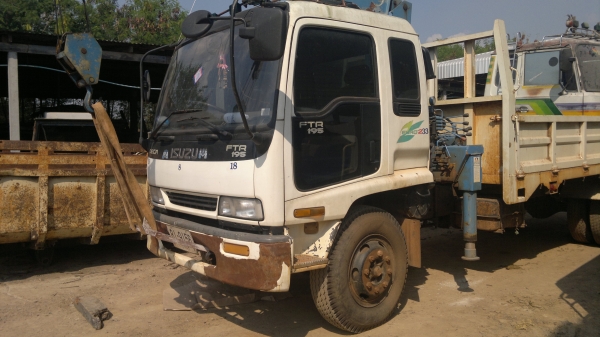 เดก้า 6 ล้อเครน  4 ตัน