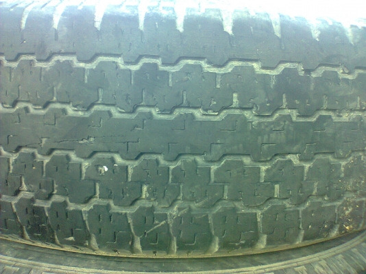 ขายยางรถยนต์ bridgestone 689 H/T ปี 07 245/70/R16