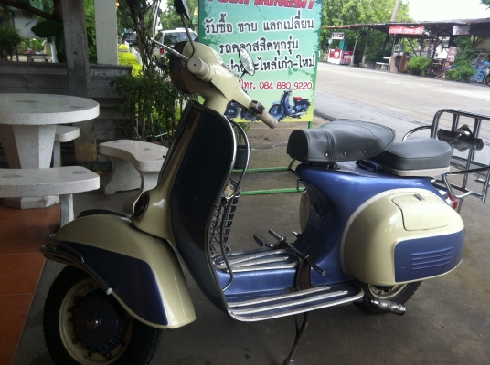 ขายvespa splin 150 สวยๆ ทะเบียนเต็ม พร้อมโอน italy แท้ ถูกๆ poohรังสิต 0848809220