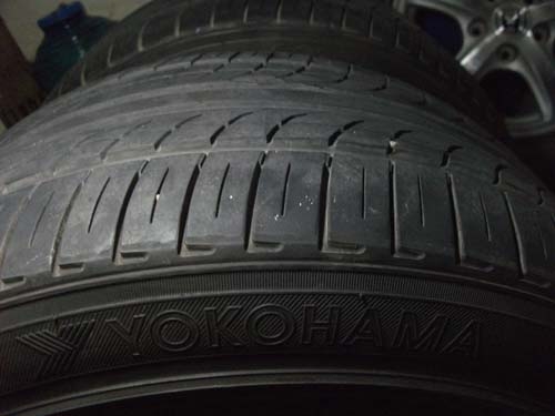 ขายยางดอกหนา 255/40/17 มี 1 คู่ ขาย 3000 บาท  ยี่ห้อ โยโกฮาม่า ecos สัปดาห์ 44 ปี 200