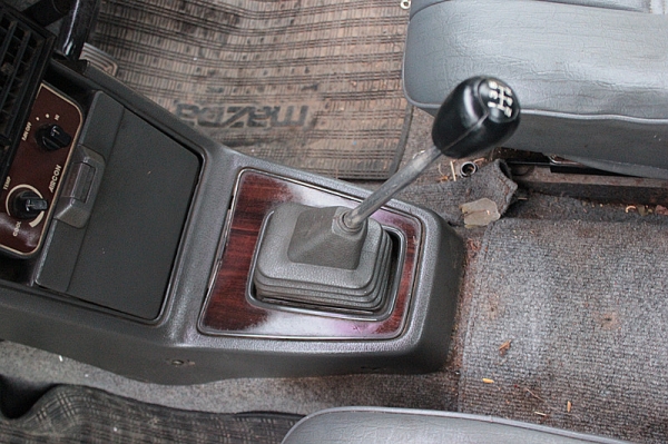 -ขายมาสด้า 1300 5 เกียร์ -ขายมาสด้า 1300 5 เกียร์