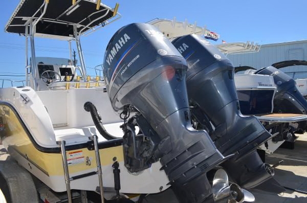 ขายเรือนำเข้าจาก USA หลายแบบ 16'-33' ขายเรือนำเข้าจาก USA หลายแบบ 16'-33'