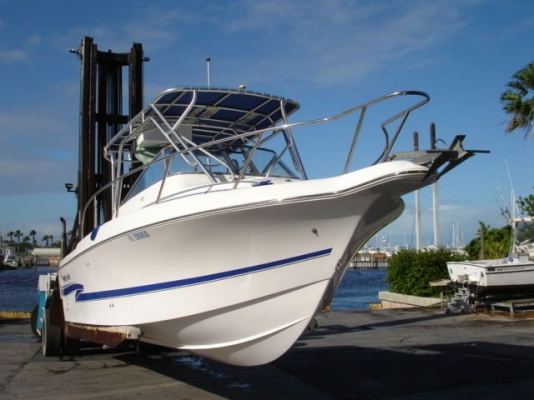 ขายเรือนำเข้าจาก USA หลายแบบ 16'-33' ขายเรือนำเข้าจาก USA หลายแบบ 16'-33'