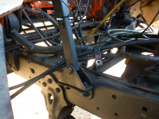 แสงฟ้าเต้นรถ/////จำหน่ายรถ6ล้อHINO-FC114A วางหัวFCนอก พวงมาลัยเพาเวอร์ ยางใหม่6เส้น ยาว5.50.ม