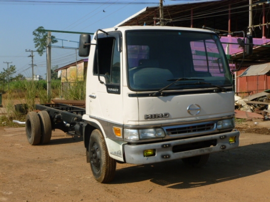 แสงฟ้าเต้นรถ/////จำหน่ายรถ6ล้อHINO-FC114A วางหัวFCนอก พวงมาลัยเพาเวอร์ ยางใหม่6เส้น ยาว5.50.ม